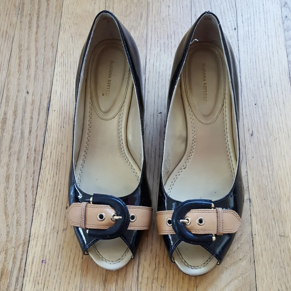 Banana Republic peep-toe wedge shoes 7.5